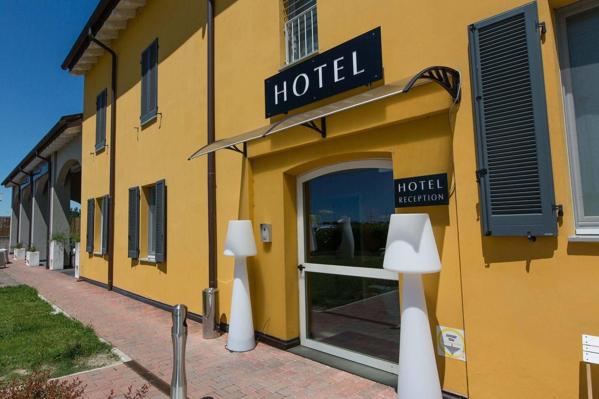 Hotel Forlanini 52 Parma Ngoại thất bức ảnh
